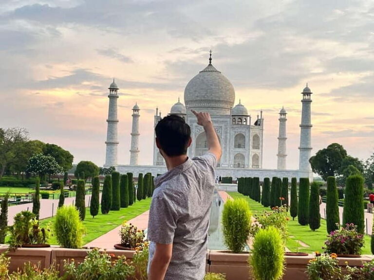 From Delhi : Taj Mahal & Agra Private Day Tour by Car - Visiting the Taj Mahal at Sunrise