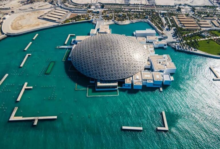 From Dubai: Abu Dhabi City Sightseeing & Sheikh Zayed Mosque - Guides and Reviews: What Travelers Say