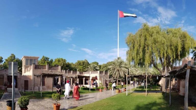From Dubai: Private Abu Dhabi Tour With Qasar Al Watan - Overview of the Tour Experience