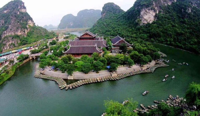 From Hanoi: Bai Dinh, Trang An Mua Cave - A Scenic Day Tour - Evaluating the Value and Practicalities