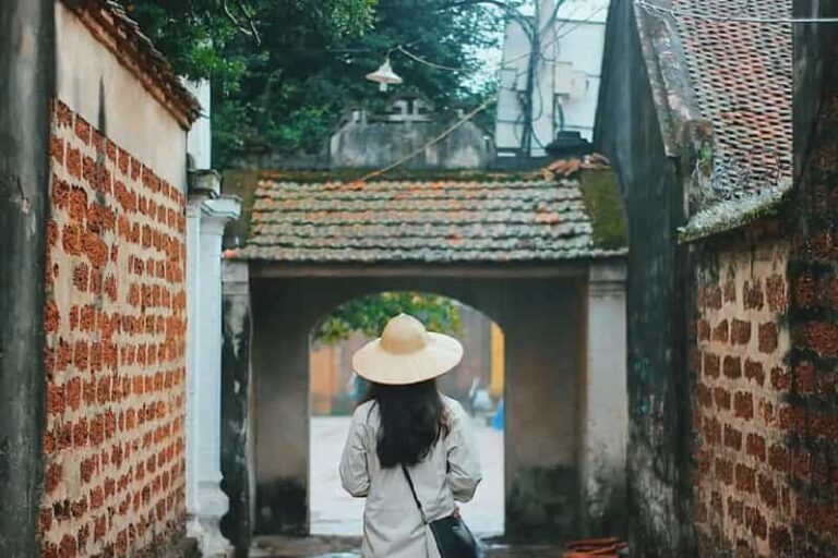 From Hanoi: Duong Lam Ancient Village Day Tour with Lunch - Transportation and Group Dynamics