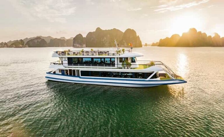 From Hanoi: Explore Ha Long Bay In Full Day - Exploring the Iconic Islands and Caves