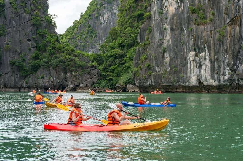 From Hanoi: Ha Long Bay Day Cruise with Kayaking & Lunch - An Overview of the Experience