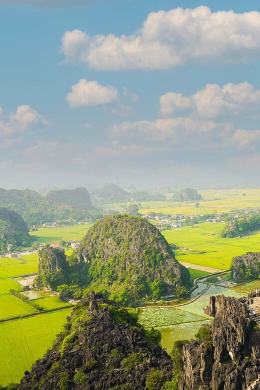 From Hanoi: Hoa Lu-Trang An-Mua Cave/Limousine Bus/Buffet - Transport, Cost, and Value