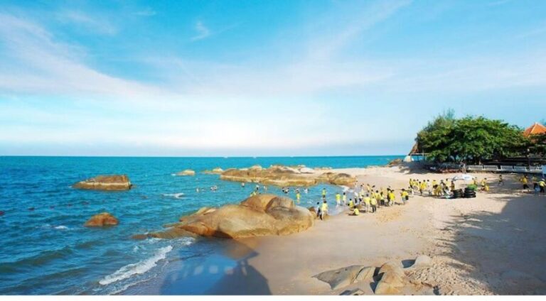 From Ho Chi Minh: Vung Tau Beach & A Giant Statue Of God - The Value of This Tour