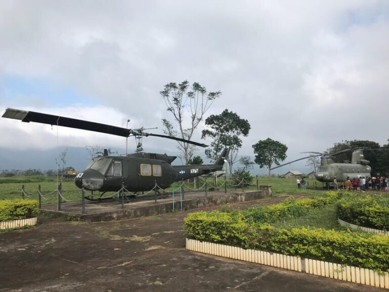 From Hue: DMZ Deluxe Tour with Lunch - Exploring the Vinh Moc Tunnels