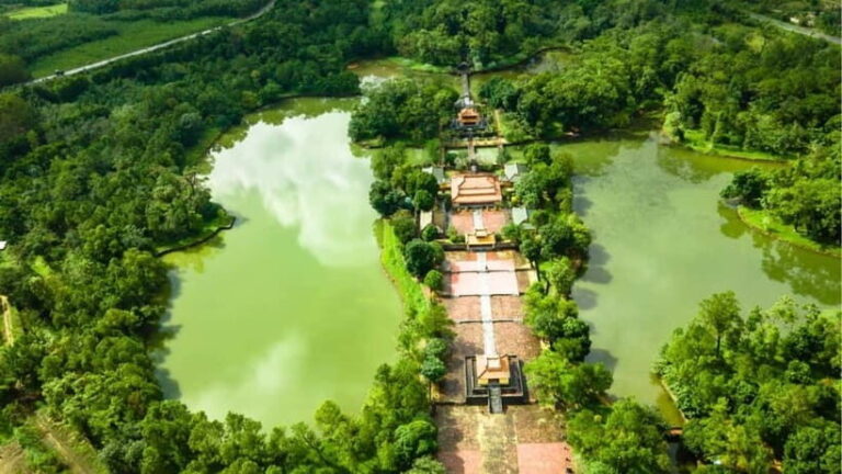 FROM HUE : HUE CITY TOUR AND DRAGON BOAT TRIP - Cruising the Perfume River on a Dragon Boat