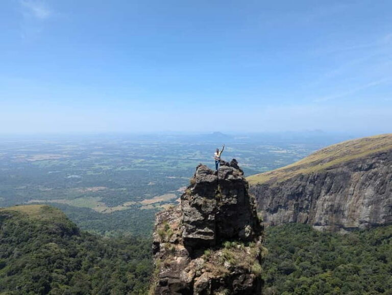 From Kandy: Kanawiddagala and Yahangala Twin Peak Hike - What to Expect on This Full-Day Trek