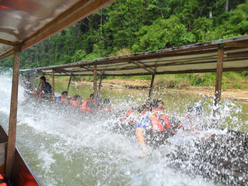 From Kuala Lumpur: Taman Negara National Park Trek Day Tour - The Experience: What Works Well