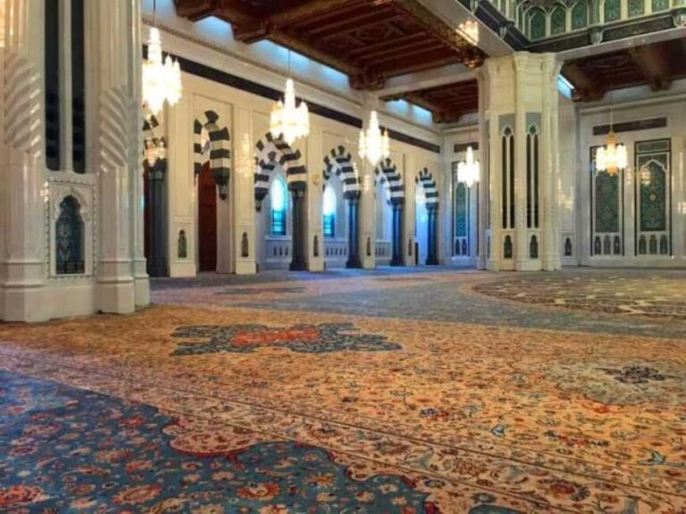 From Muscat: Grand Mosque-Wadi Shab-Fins Beach and Sinkhole - Who Would Love This Tour?