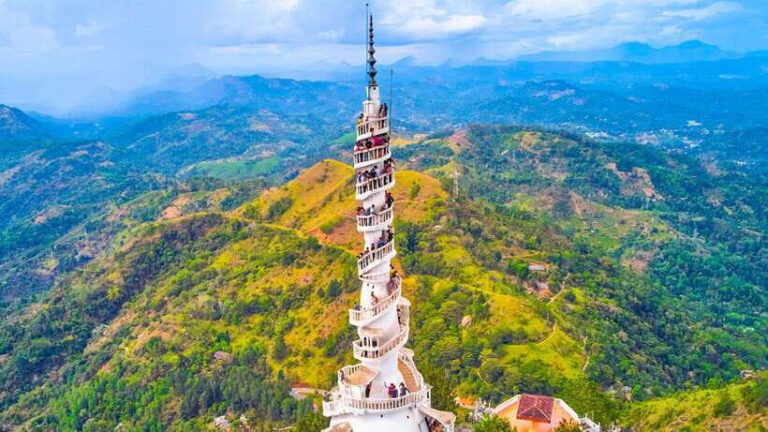 From Nuwara Eliya: Full Day to Kandy with Ambuluwawa Tower - Exploring the Cultural Heart of Kandy