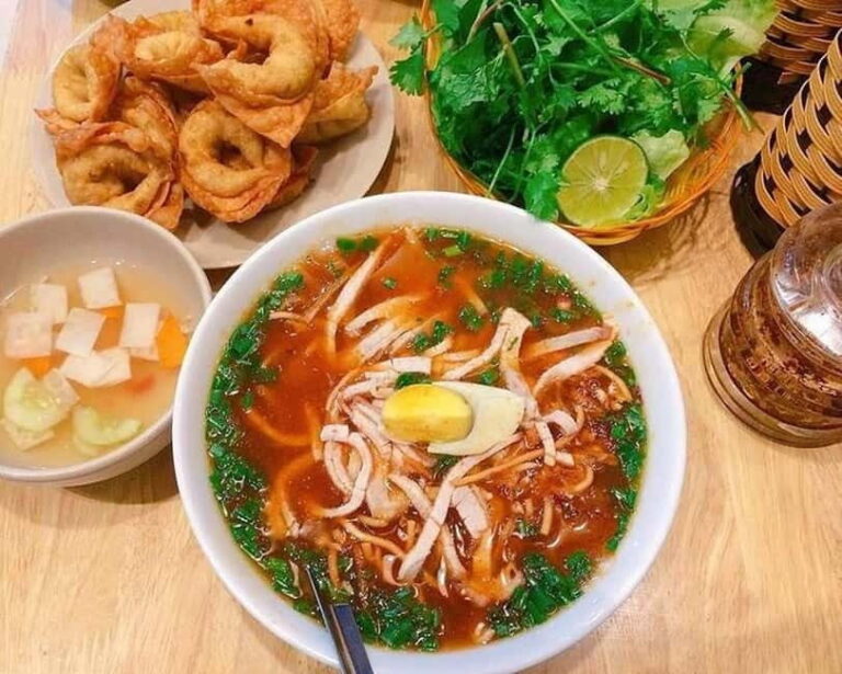 From Sapa: Walking Food Tour with Local Guide - Visiting Local Homes and Restaurants