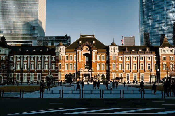 From the Imperial Palace to Odaiba : Time travel to Tokyo - What Makes This Tour Stand Out?