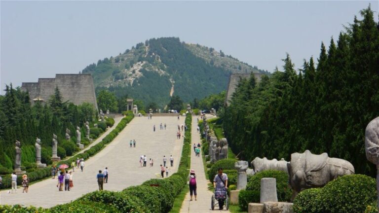 From Xi'an: Day Trip to Famen Temple & Qian Mausoleum - Famen Temple: Spiritual Relics and Religious Heritage