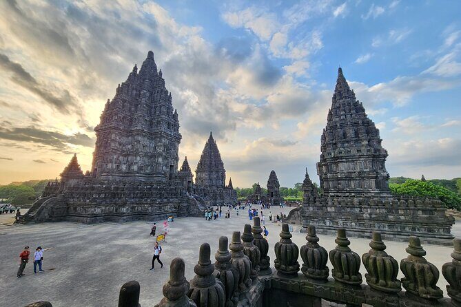 From Yogyakarta: Borobudur, Bromo and Ijen Crater 4 - Day Tour - Authentic Experiences and Highlights