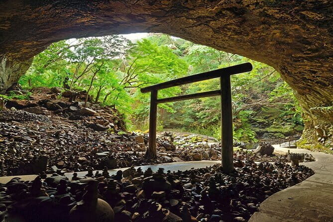 Fukuoka Takachiho Gorge, Amano Iwato and Scenic Train Tour - Value and Considerations