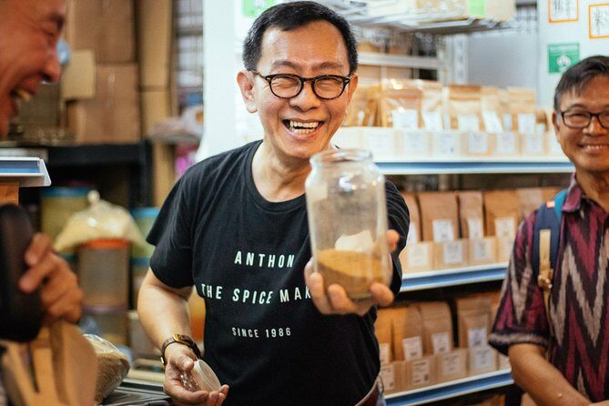 Full Coverage Singapore PRIVATE City Tour With Locals (B-Corp certified) - Chinatown Street Market: Dive into Local Flavors