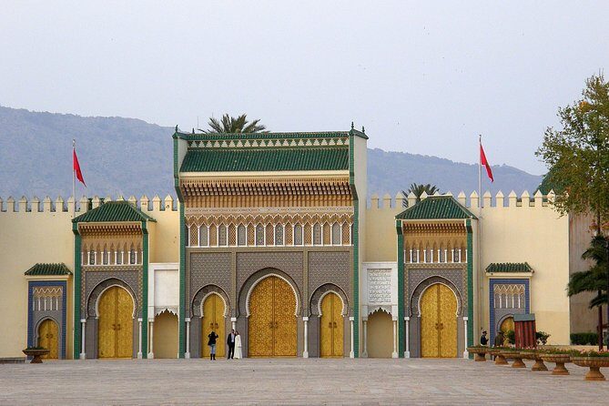 Full Day Fez Visit guided-Medina by local guide & Rampart by car - Authentic Market and Food Experience
