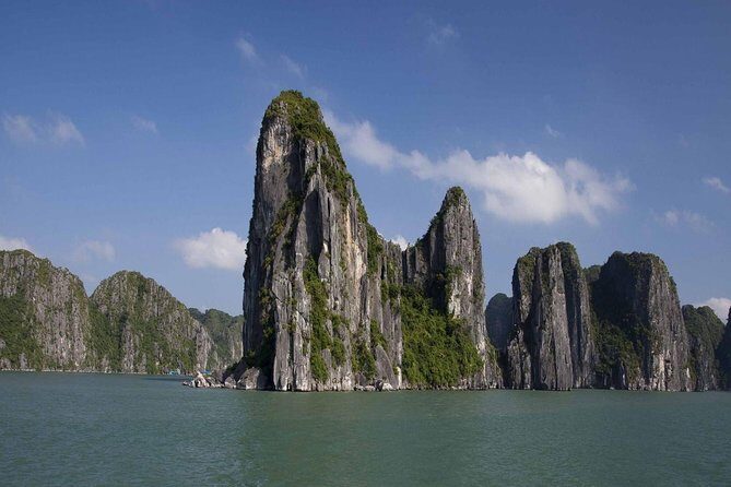 Full-Day Halong Bay Tour Including Kayaking from Hanoi - What Makes This Tour Stand Out