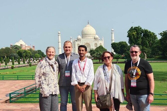 Full Day Private Taj Mahal Tour by Superfast Train from Delhi - The Experience of the Guides and Transportation
