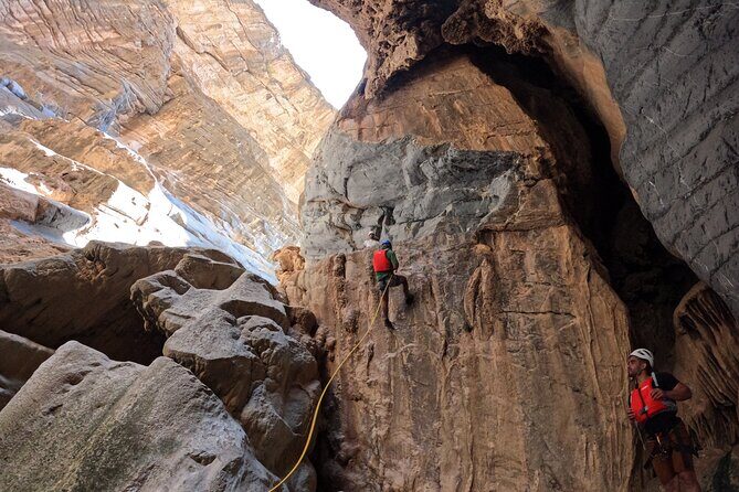 Full Day - Snake Canyon Adventure Tour in Jebel Shams region - Who Will Love This Tour?