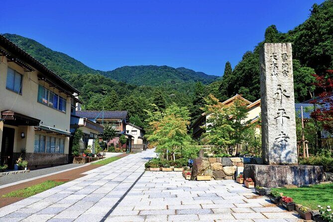 Full Day Tour Eiheiji Buddhist Temple and Fukui City Castle Town - Exploring Fukui: A Deep Dive into the Day’s Highlights