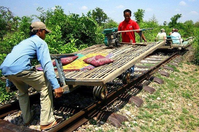 Full Day-Tour: Handicraft, Bamboo train, Killing cave. Bat cave - Who Will Love This Tour?