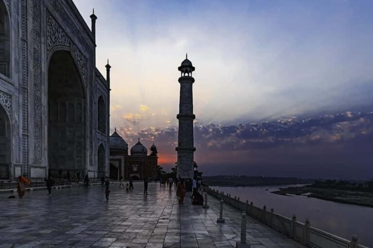 Full-Day Tour of Agra with Sunrise & Sunset at Taj Mahal - What Makes This Tour Stand Out