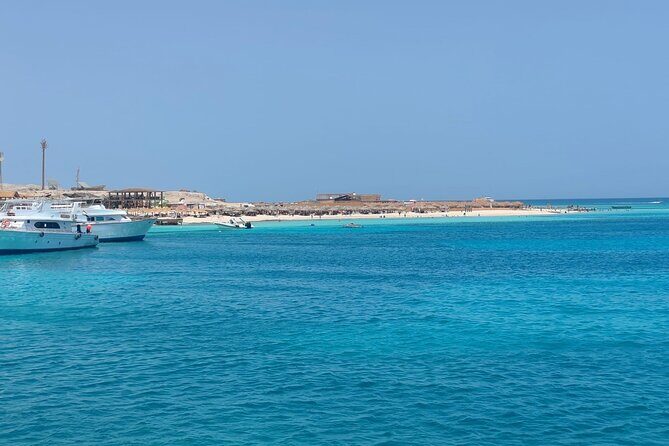 Full day trip by Luxury boat and Hula Hula Island - What Makes This Tour Stand Out