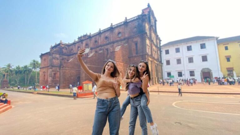 Goa : Private Guided Full-Day Sightseeing Tour with Lunch - Savoring Authentic Goan Cuisine