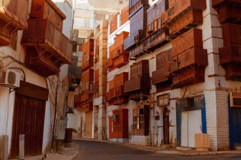 Guided Tour in Jeddah by local woman - Exploring Iconic Sites: Albalad’s Hidden Gems