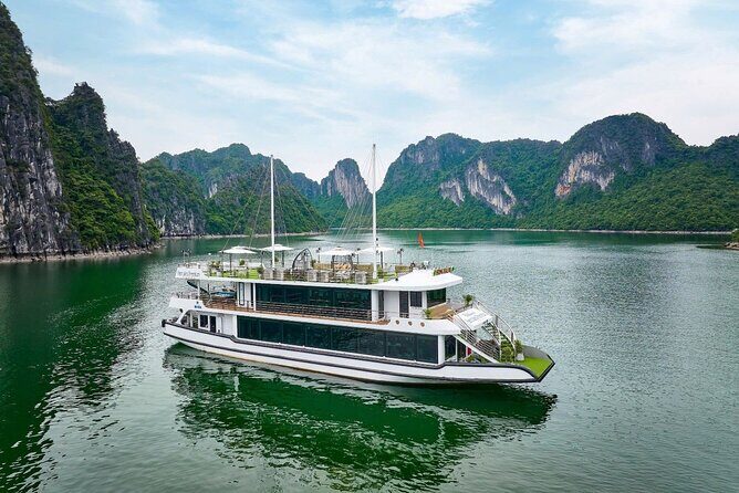 Ha Long Bay Luxury Day Cruise with Buffet Lunch, Caves & Kayaking - The Experience of a Lifetime, With Some Caveats