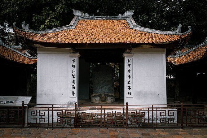Ha Noi City Tour & Coffee Class - Lunch Break and the Iconic Hoan Kiem Lake