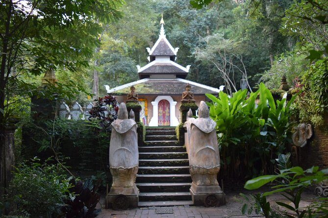 Half Day Doi Suthep Temple and Palad Temple (Private tour) - What Makes This Tour Stand Out?