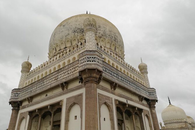 Half day Hyderabad tour to Golkonda fort & Qutub Shahi tombs in private car - Why This Tour Works for You