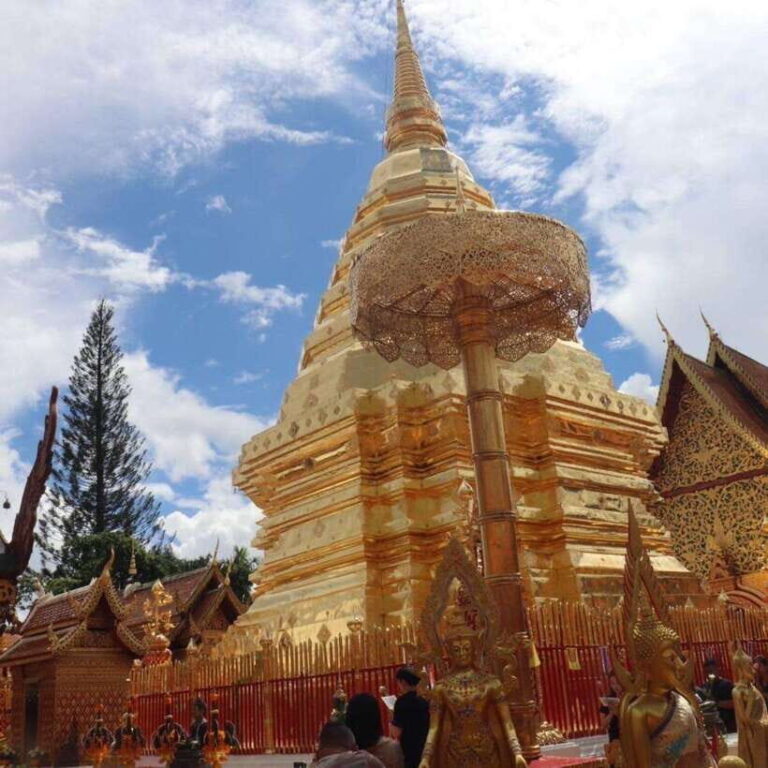 Half Day Morning Wat Pha Lat & Wat Phra That Doi Suthep Tour - The Transportation & Group Size