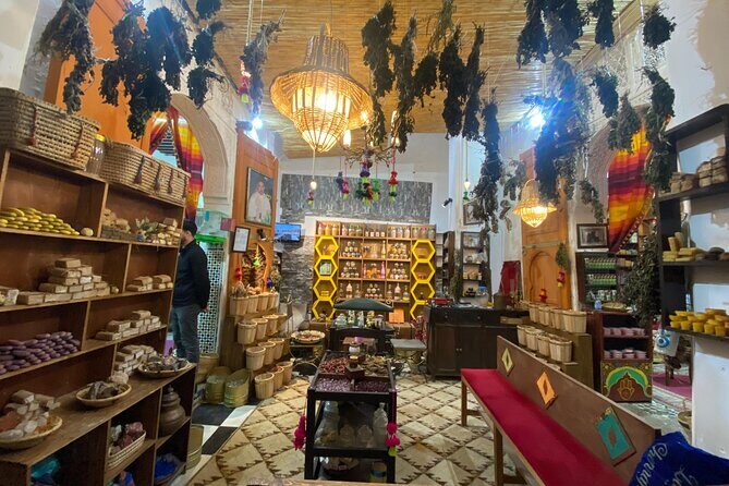 Half-Day Private Guided Walking Tour of the Old Medina of Fez - Zaouia of Moulay Idriss II: Honoring the City’s Founder