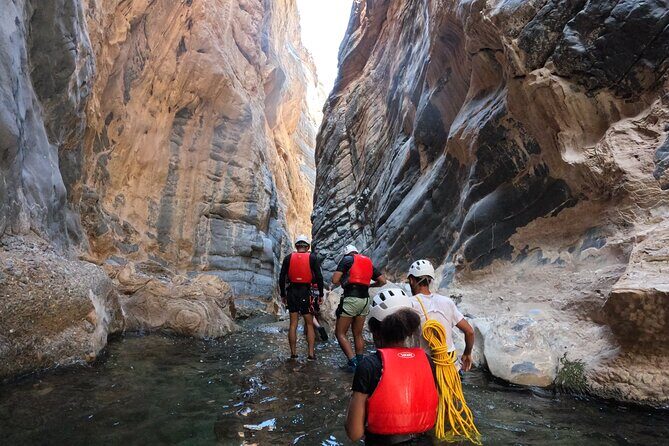Half Day - Snake Canyon Adventure Tour in Jebel Shams - Transportation and Meeting Details