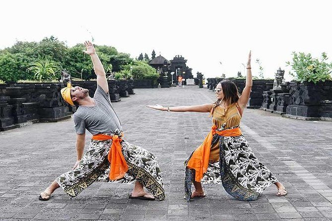 Half-Day Taman Ayun UNESCO and Tanah Lot Temple with private Car - Exploring Tanah Lot: The Iconic Offshore Shrine