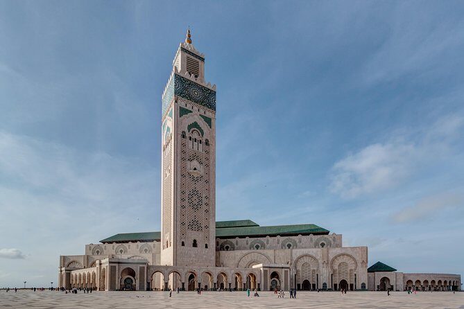 Half-day visit to the city of Casablanca - Comfort, Transportation, and Service