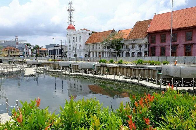 Halfday Excursion Old city Batavia with Lunch and Souvenir - The Ups and Downs