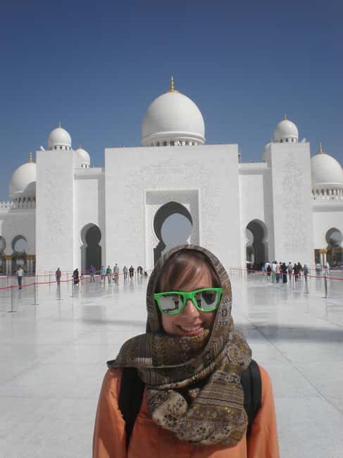 Halftrip from Dubai to Sheikh Zayed Mosque and back to Dubai - The Journey Begins: From Dubai to Abu Dhabi