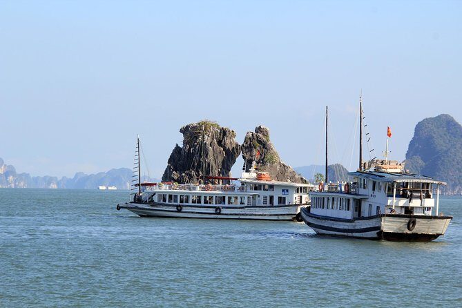 Halong Bay Cruise Day Trip: Visit Thien Cung Cave, Kayaking & Lunch - best price - What the Reviews Say