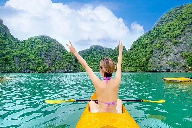 Halong Bay Day Tour 6Hour Deluxe Cruise Limousine Bus Small Group - Tuan Chau Island & the Seafood Lunch