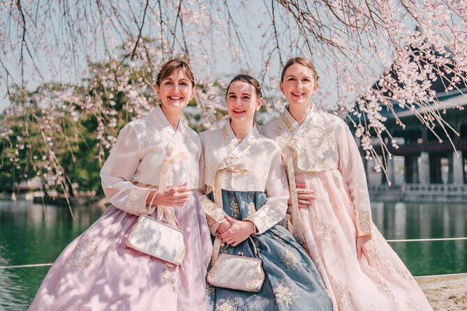 Hanbok Photoshoot and History Tour at Gyeongbokgung Palace - The Photography and Cultural Value