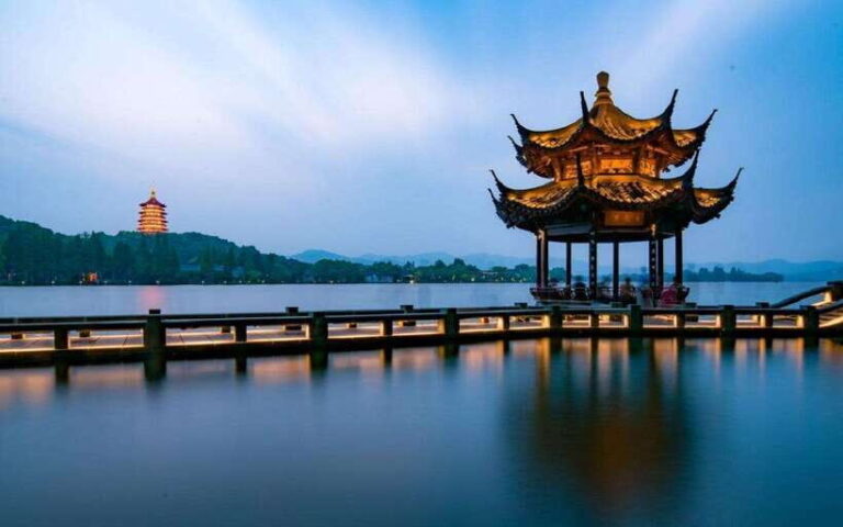 Hangzhou Private Day Trip by Bullet Train from Shanghai - Exploring West Lake: A Visual Feast
