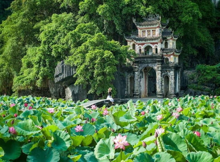 Hanoi: 3-Day Lan Ha Bay, Ninh Binh Excursion, Small Group - Day Two: From Sea to Land in Ninh Binh