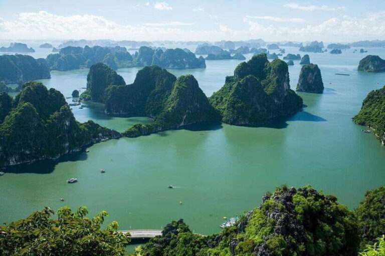 Hanoi: 5-Star Halong Bay Cruise with Lunch, Jacuzzi & Party - What’s Included and What’s Not