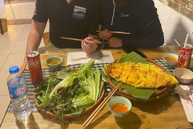 Hanoi: 7 Tasting Street Food Walking Tour and Train Street - The Itinerary: What You Can Expect