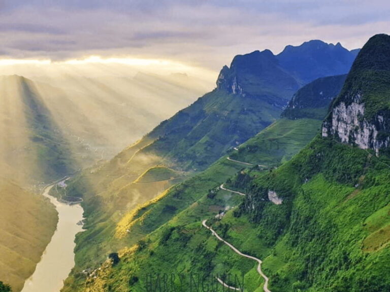 HANOI: HA GIANG LOOP TOUR 3 DAYS 2 NIGHTS EASY RIDER - Day 2: Yên Minh to Mèo Vac via Lung Cu, Dong Van, and Ma Pi Leng